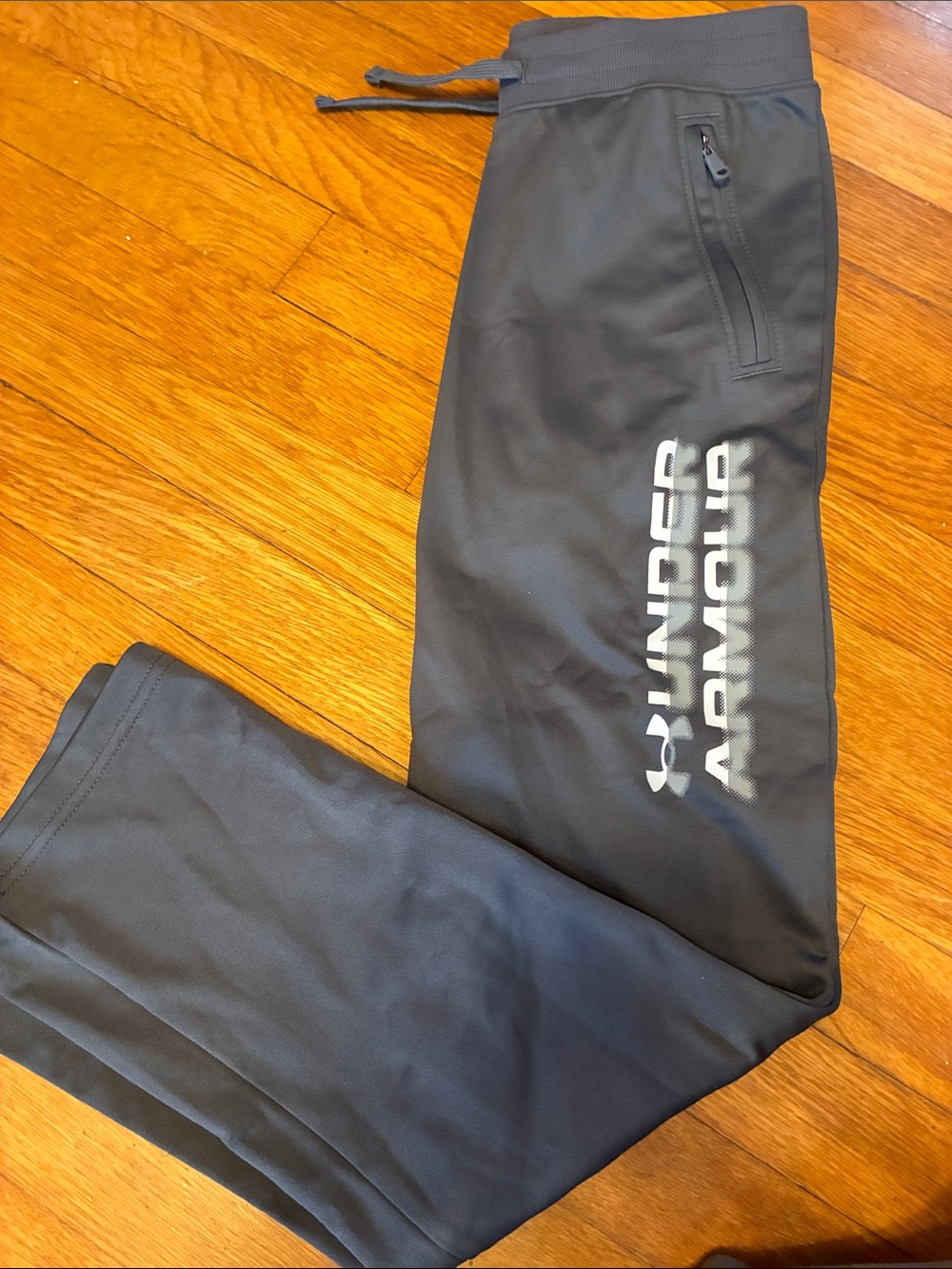Under Armour Youth medium dark gray sweatpants